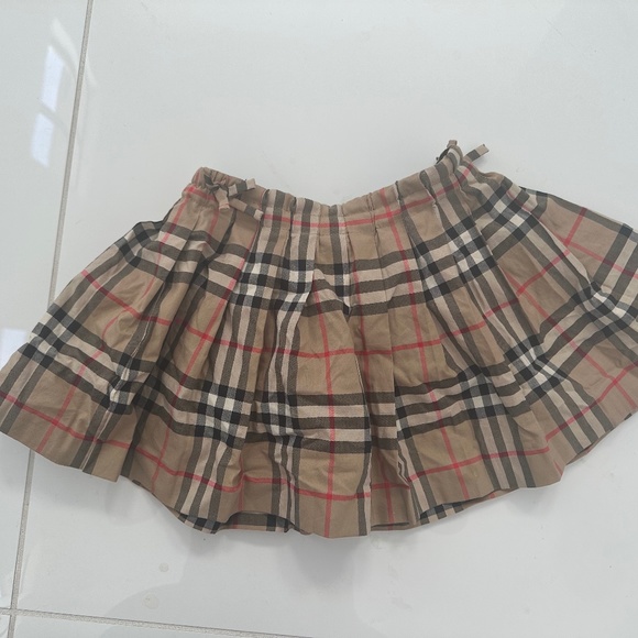 Burberry girl skirt